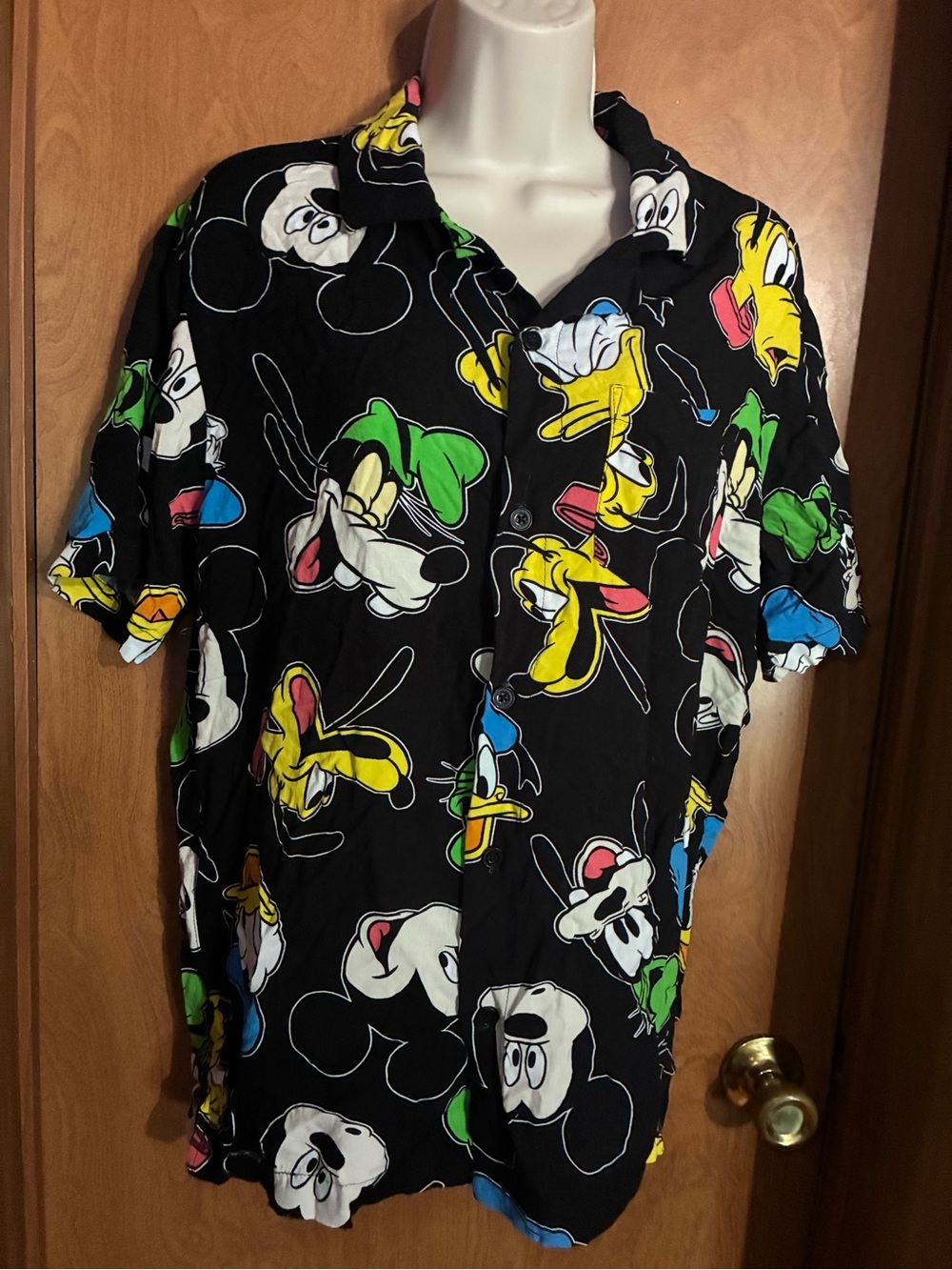 Men's Black Cartoon Character Short-Sleeve Button-Up Shirt